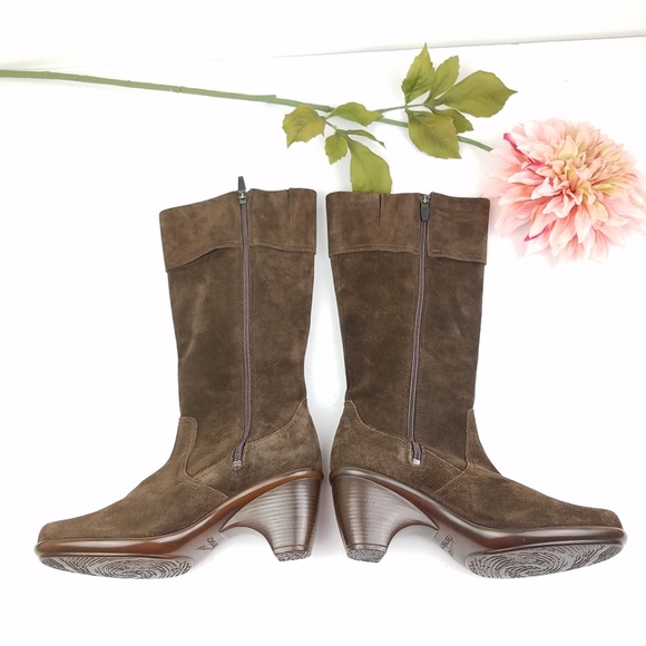 Dansko brown suede heel boots size 38 EU - Picture 6 of 8